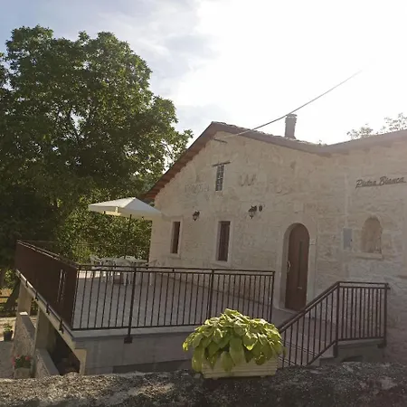 Semesterbostad Pietra Bianca