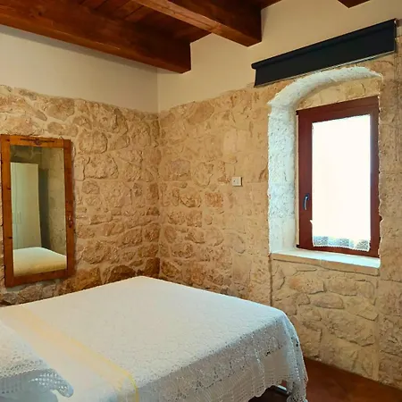 Holiday home Pietra Bianca Roccamorice